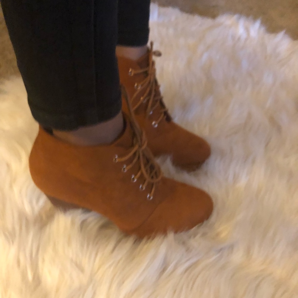 Tan platform ankle booties - Picture 4 of 6